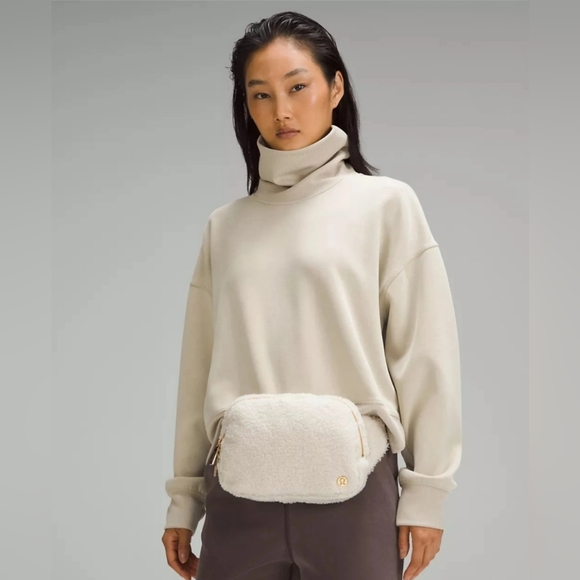 lululemon athletica Handbags - Everywhere Belt Bag Large 2L